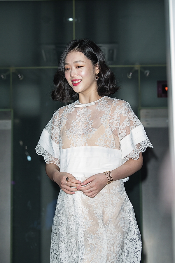설리, '에스티 로더' 신제품 출시 기념 포토콜 행사