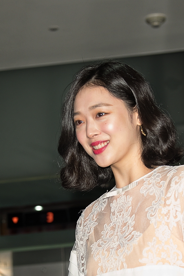 설리, '에스티 로더' 신제품 출시 기념 포토콜 행사