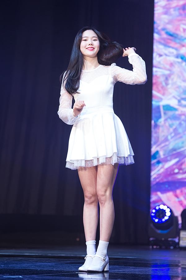 오마이걸 효정, 다섯번째 미니앨범 '비밀정원' 발매기념 쇼케이스