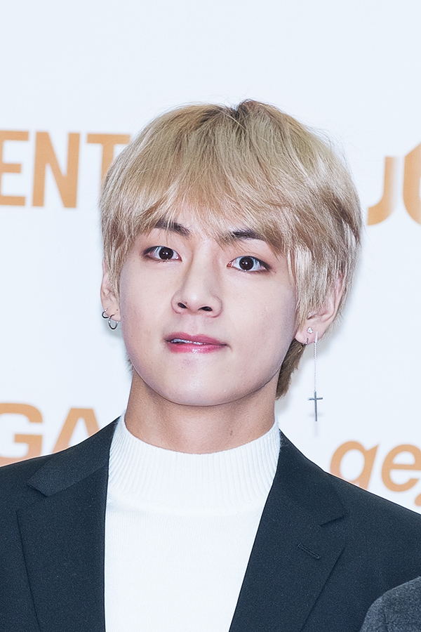 방탄소년단(BTS) 뷔, ‘제32회 골든디스크’ 음원 부문 시상식 레드카펫 행사