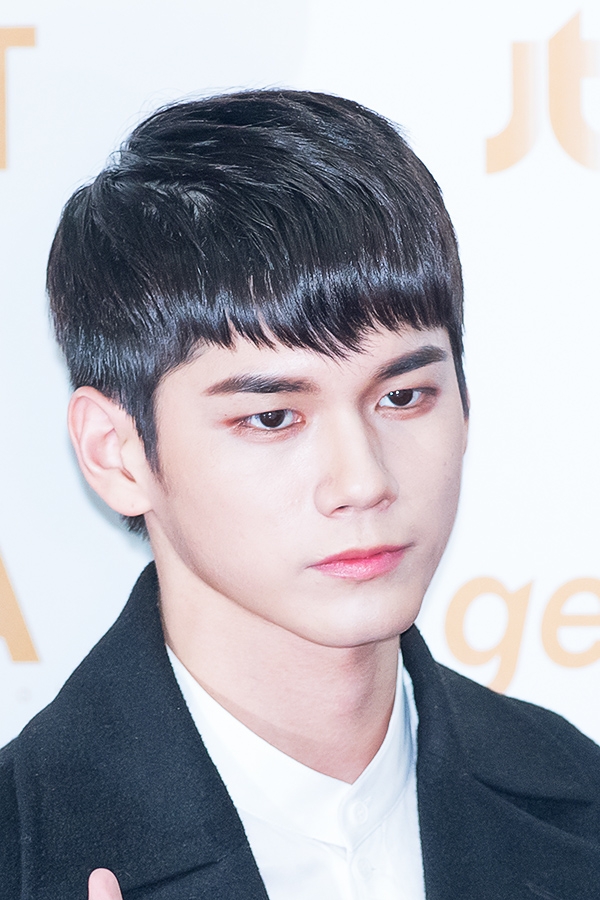 워너원(Wannane) 옹성우, ‘제32회 골든디스크’ 음원 부문 시상식 레드카펫 행사