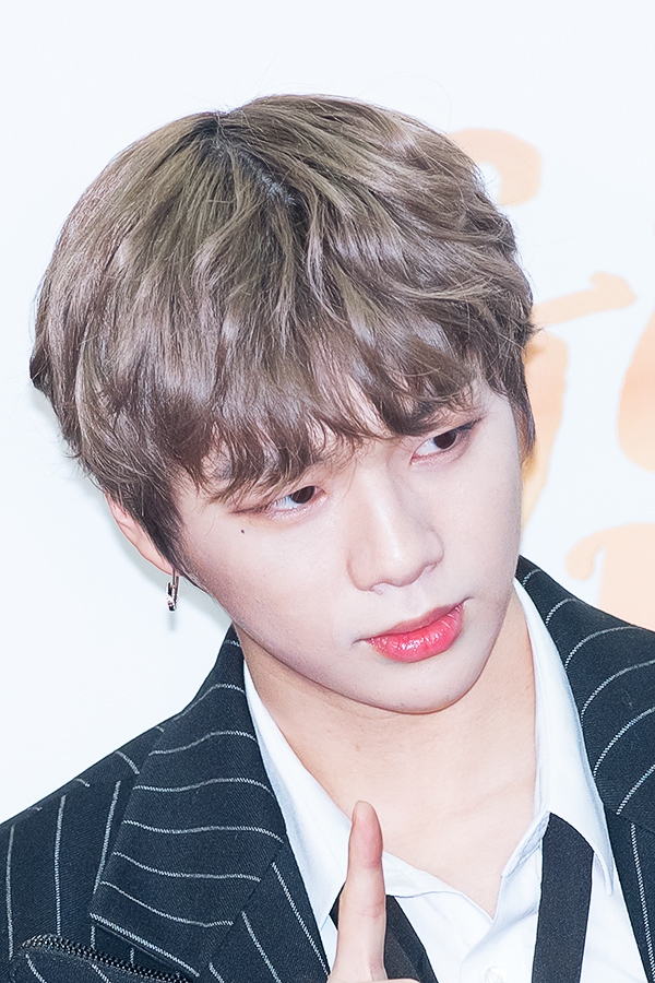 워너원(Wannane) 강다니엘, ‘제32회 골든디스크’ 음원 부문 시상식 레드카펫 행사