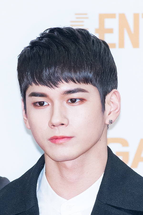 워너원(Wannane) 옹성우, ‘제32회 골든디스크’ 음원 부문 시상식 레드카펫 행사