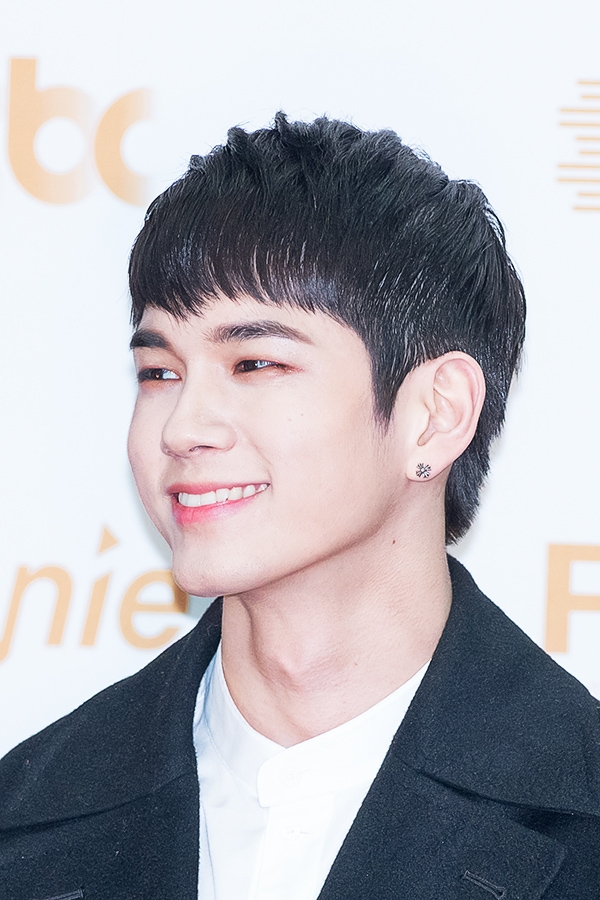 워너원(Wannane) 옹성우, ‘제32회 골든디스크’ 음원 부문 시상식 레드카펫 행사