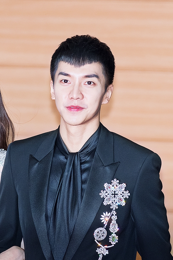 이승기, ‘제32회 골든디스크’ 음원 부문 시상식 레드카펫 행사