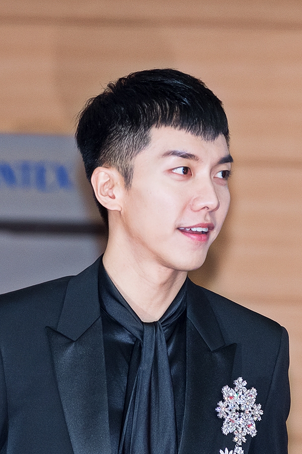 이승기, ‘제32회 골든디스크’ 음원 부문 시상식 레드카펫 행사