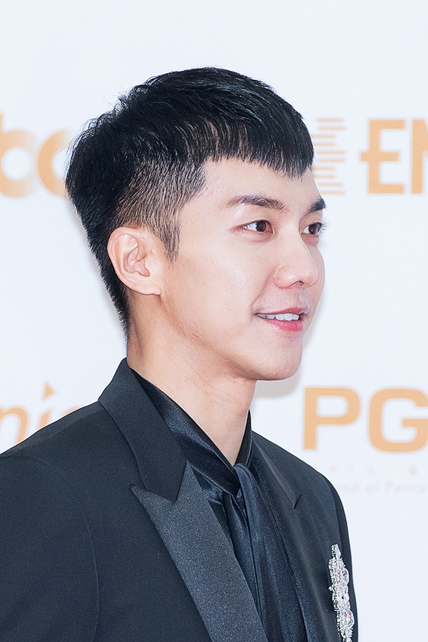 이승기, ‘제32회 골든디스크’ 음원 부문 시상식 레드카펫 행사