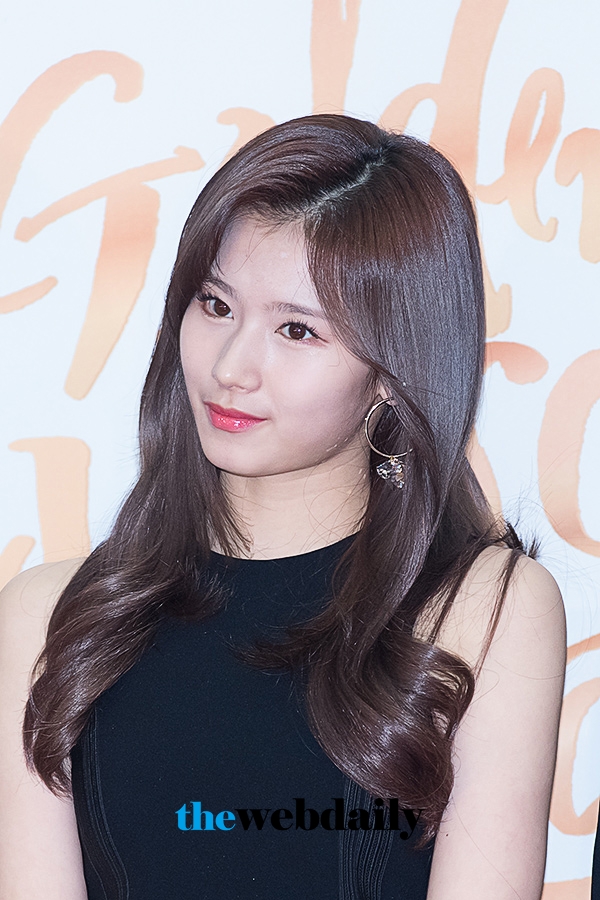 트와이스(TWICE) 사나, ‘제32회 골든디스크’ 음원 부문 시상식 레드카펫 행사