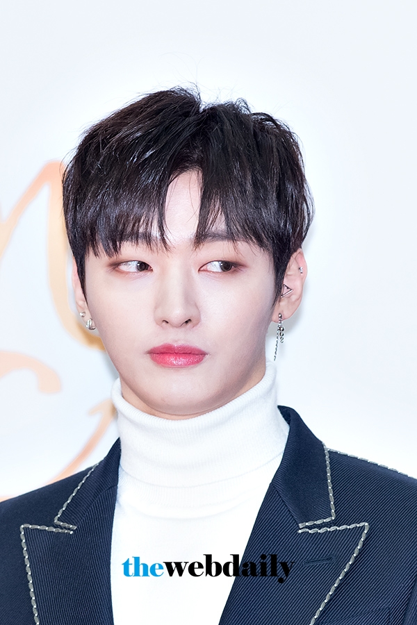 워너원(WannaOne) 윤지성, ‘제32회 골든디스크’ 음원 부문 시상식 레드카펫 행사