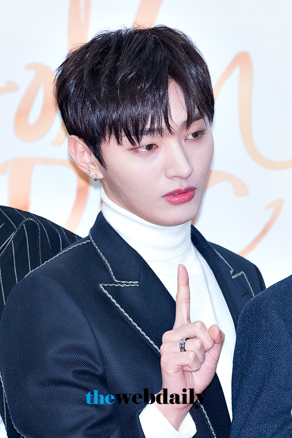워너원(WannaOne) 윤지성, ‘제32회 골든디스크’ 음원 부문 시상식 레드카펫 행사