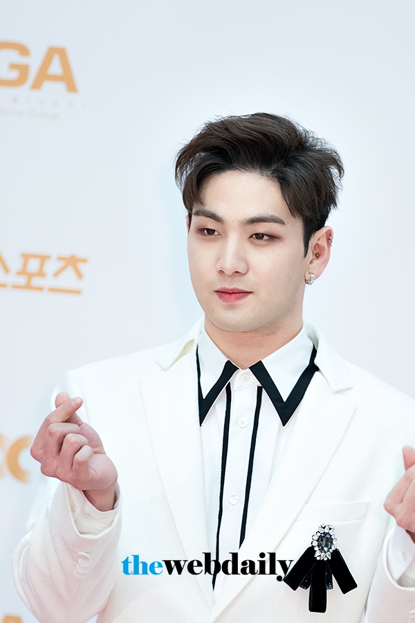 뉴이스트W 백호, ‘제32회 골든디스크’ 음반 부문 시상식 레드카펫 행사