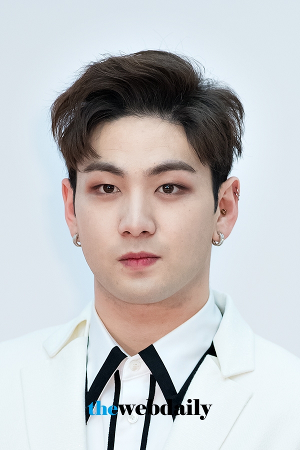 뉴이스트W 백호, ‘제32회 골든디스크’ 음반 부문 시상식 레드카펫 행사