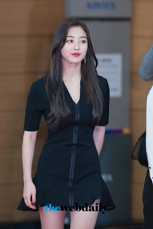 트와이스(TWICE) 지효, ‘제32회 골든디스크’ 음반 부문 시상식 레드카펫 행사