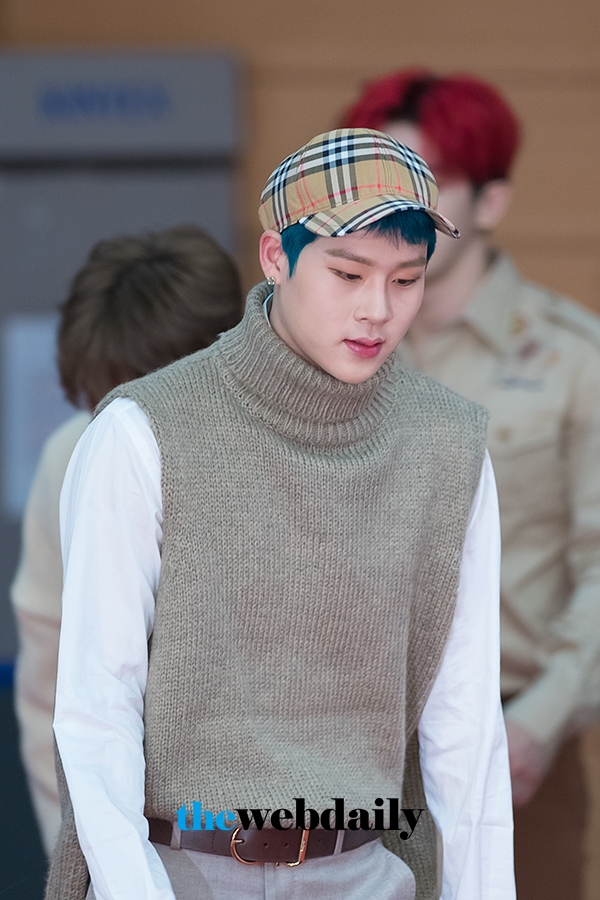 몬스타엑스(MONSTAX) 주헌, ‘제32회 골든디스크’ 음반 부문 시상식 레드카펫 행사