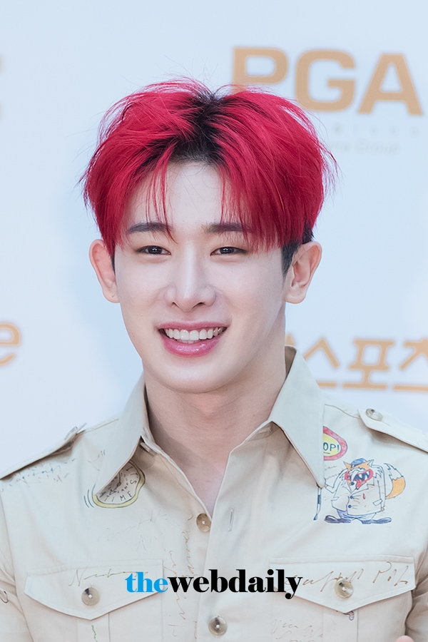 몬스타엑스(MONSTAX) 원호, ‘제32회 골든디스크’ 음반 부문 시상식 레드카펫 행사