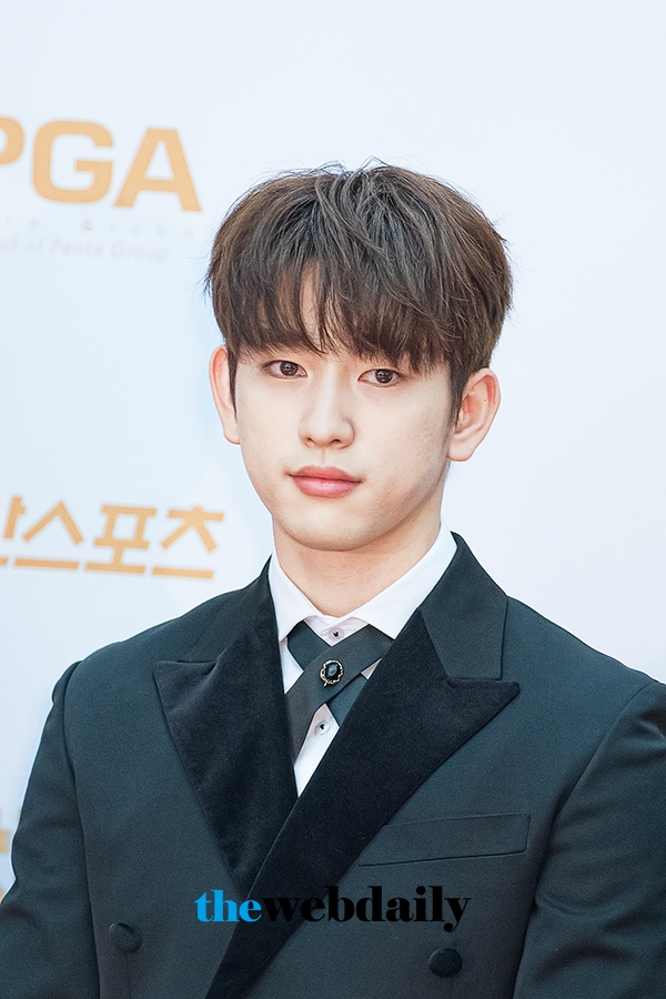 갓세븐(GOT7) 진영, ‘제32회 골든디스크’ 음반 부문 시상식 레드카펫 행사
