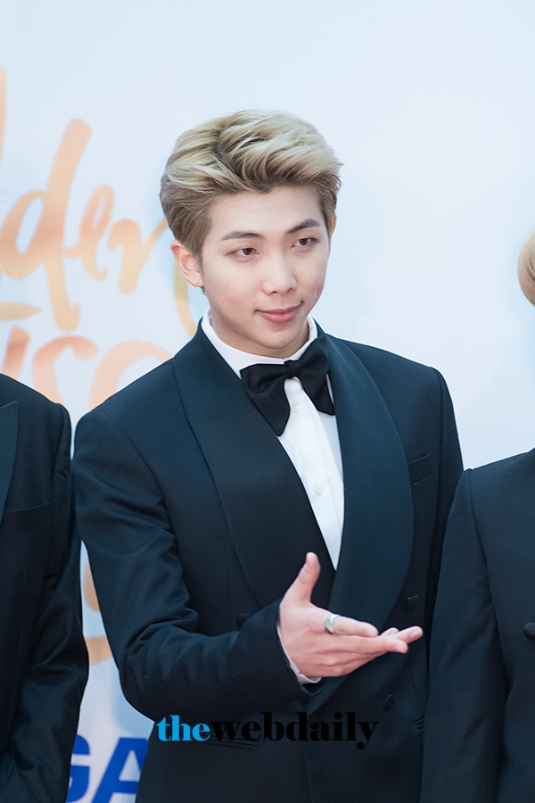 방탄소년단(BTS) RM, ‘제32회 골든디스크’ 음반 부문 시상식 레드카펫 행사