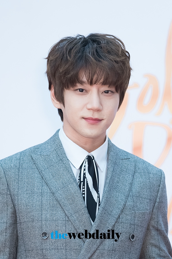 황치열, ‘제32회 골든디스크’ 음반 부문 시상식 레드카펫 행사