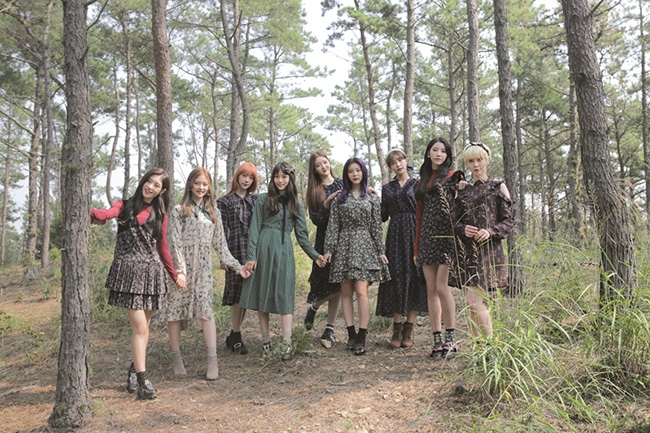 다이아, 3개월 만에 '완전체' V앱 예고