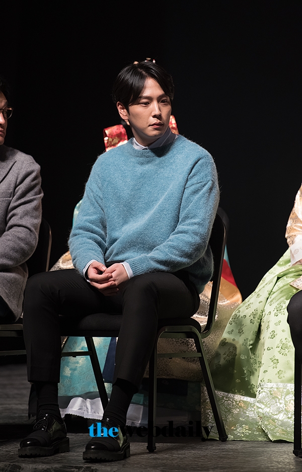 BAP 힘찬, 연극 추리 사극 ‘여도’ 프레스콜 행사