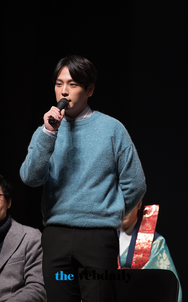 BAP 힘찬, 연극 추리 사극 ‘여도’ 프레스콜 행사