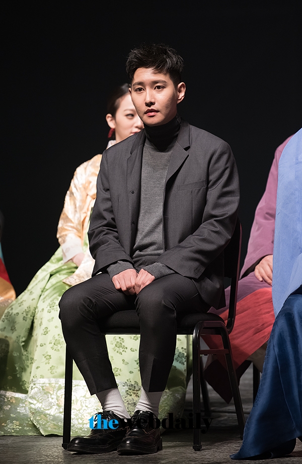 블락비 비범(이민혁), 연극 추리 사극 ‘여도’ 프레스콜 행사