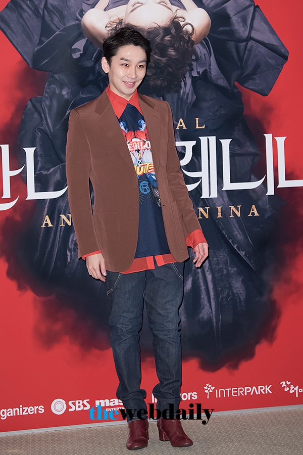 김호영, 뮤지컬 '안나 카레니나' 연예인 시연회 포토월 행사