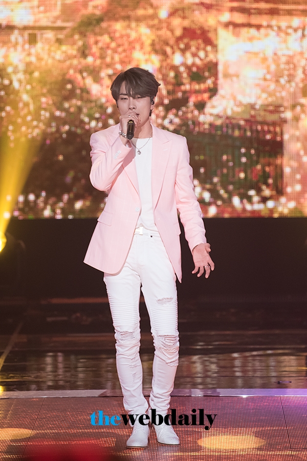 WEL.C(웰씨), MBC뮤직 '쇼챔피언' 현장공개
