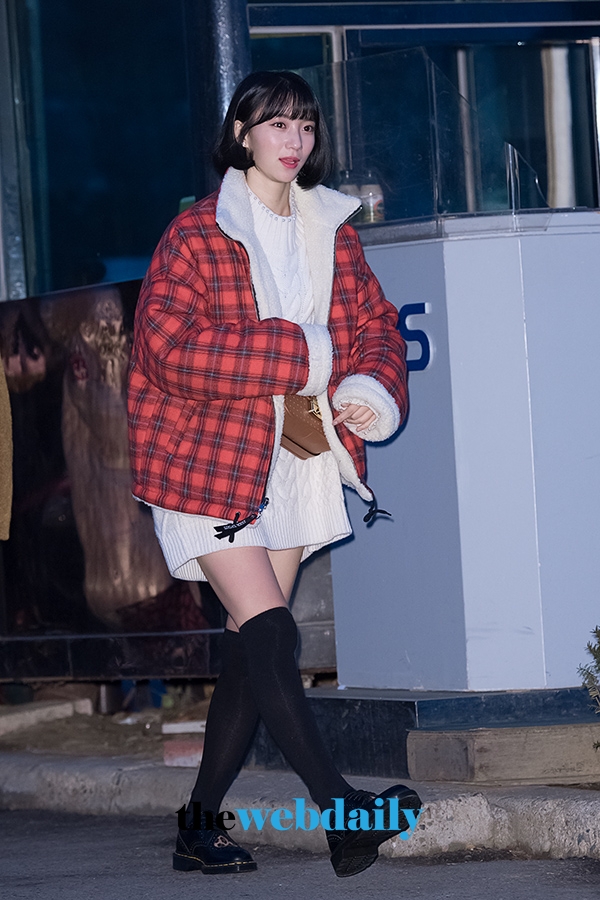 오마이걸 비니, KBS 2TV '뮤직뱅크' 리허설 출근길