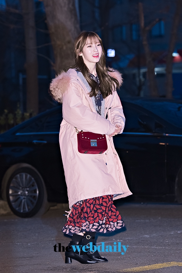오마이걸 아린, KBS 2TV '뮤직뱅크' 리허설 출근길