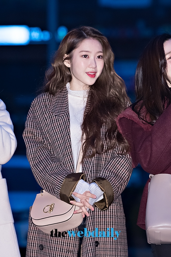 오마이걸 지호, KBS 2TV '뮤직뱅크' 리허설 출근길