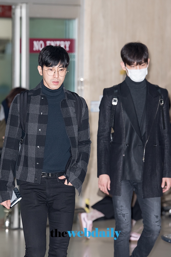 동방신기 유노윤호-최강창민, 김포국제공항 입국 현장