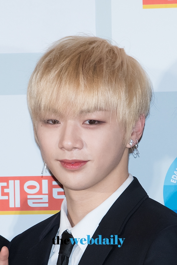 워너원(WannaOne) 강다니엘 , 제 5회 이데일리 문화대상 시상식 포토월 행사
