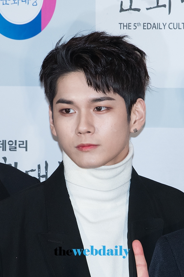 워너원(WannaOne) 옹성우 , 제 5회 이데일리 문화대상 시상식 포토월 행사