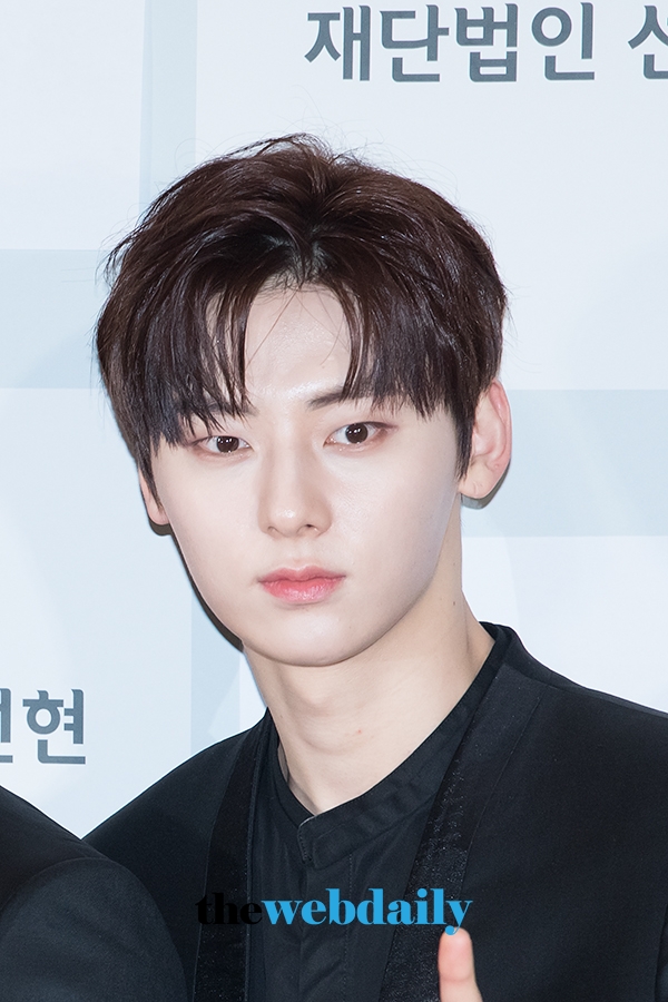 워너원(WannaOne) 황민현, 제 5회 이데일리 문화대상 시상식 포토월 행사