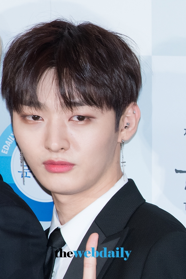 워너원(WannaOne) 윤지성, 제 5회 이데일리 문화대상 시상식 포토월 행사