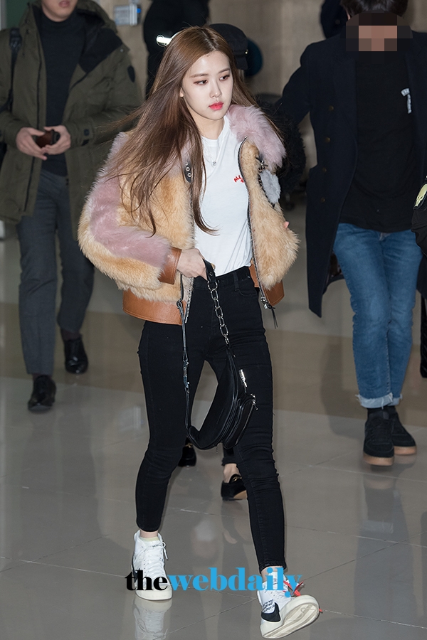 블랙핑크(BLACKPINK) 로제, 김포국제공항 입국 현장