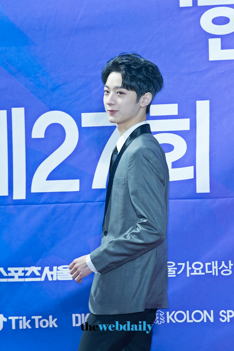 워너원(WannaOne) 라이관린, ‘제27회 하이원 서울가요대상’레드카펫 포토월 행사