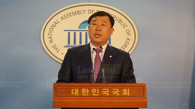 김종훈 국회의원이 국회정론관에서 기자회견을 열고 있다.(사진=김종훈의원실)