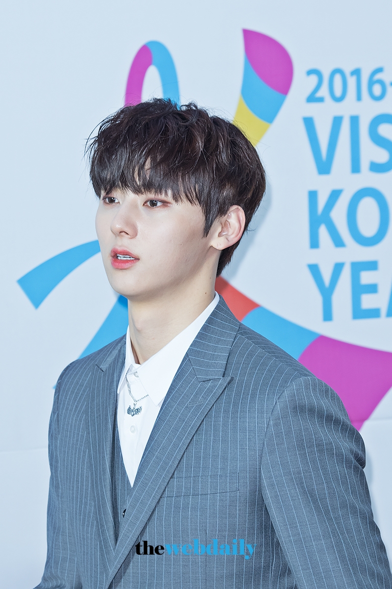 워너원(WannaOne) 황민현, ‘제27회 하이원 서울가요대상’레드카펫 포토월 행사