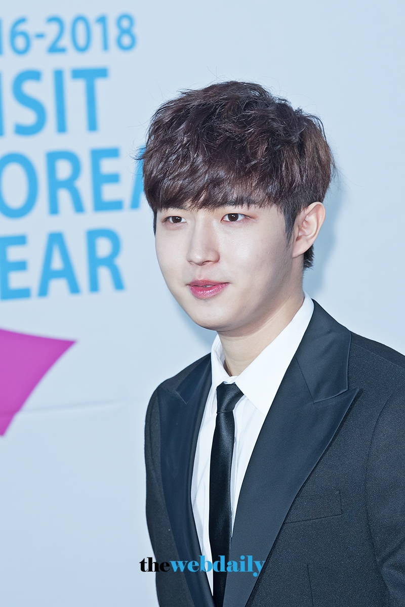 워너원(WannaOne) 김재환, ‘제27회 하이원 서울가요대상’레드카펫 포토월 행사