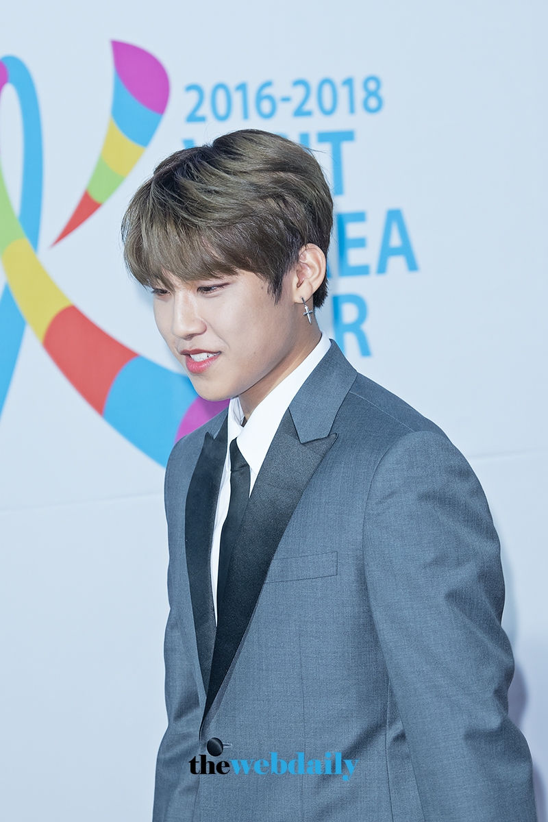 워너원(WannaOne) 박우진, ‘제27회 하이원 서울가요대상’레드카펫 포토월 행사