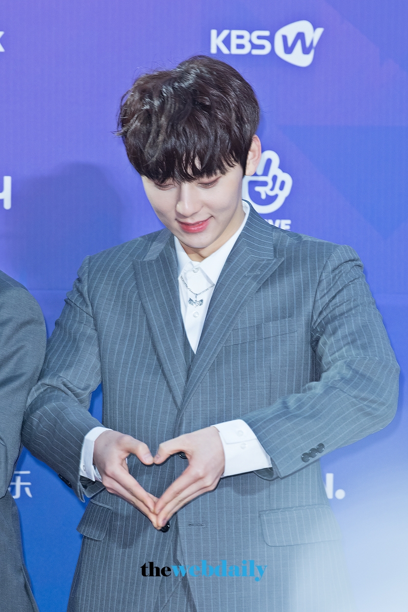 워너원(WannaOne) 황민현, ‘제27회 하이원 서울가요대상’레드카펫 포토월 행사