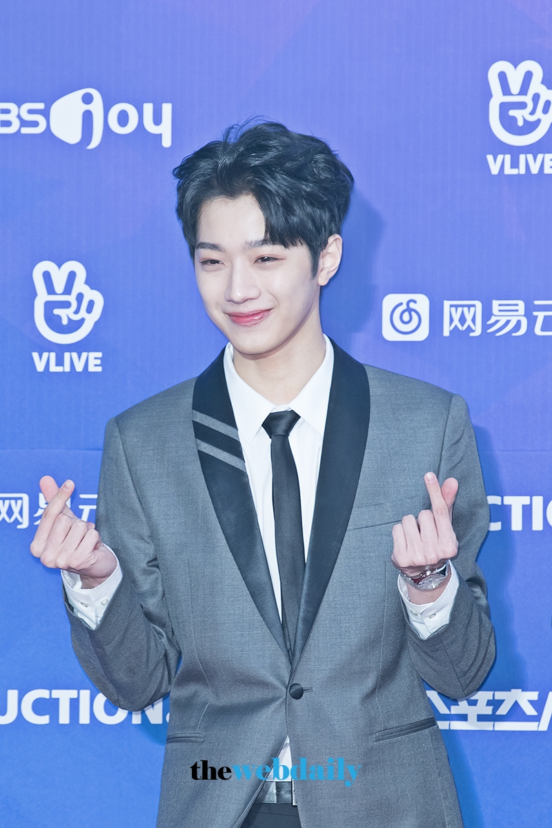 워너원(WannaOne) 라이관린, ‘제27회 하이원 서울가요대상’레드카펫 포토월 행사