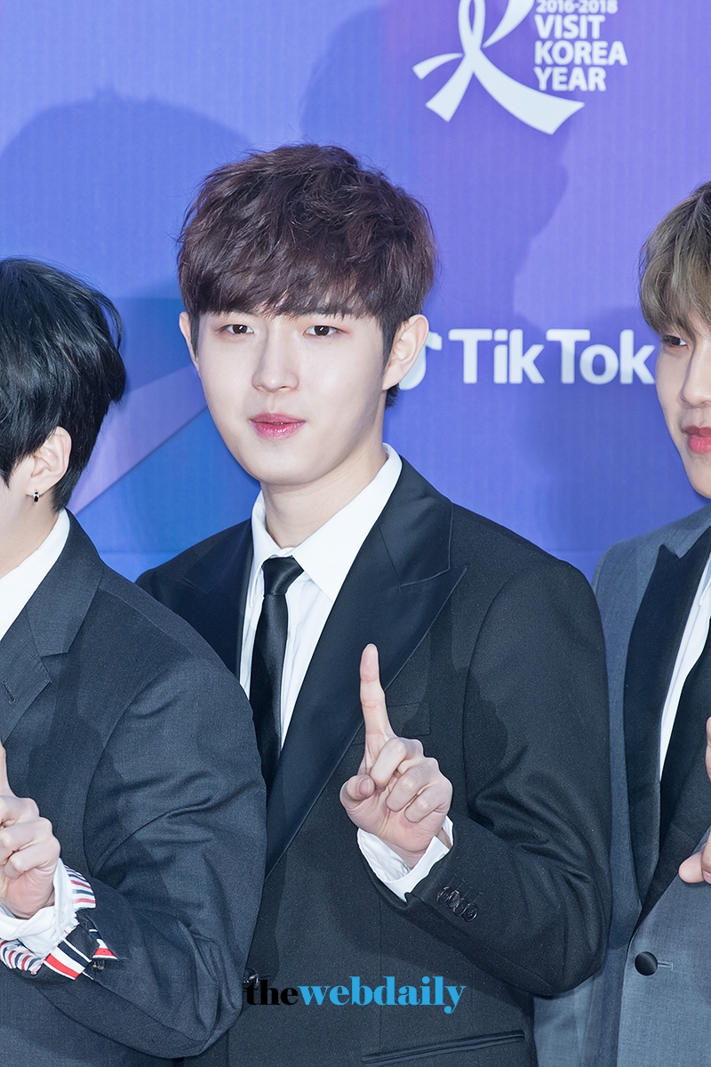 워너원(WannaOne) 김재환, ‘제27회 하이원 서울가요대상’레드카펫 포토월 행사
