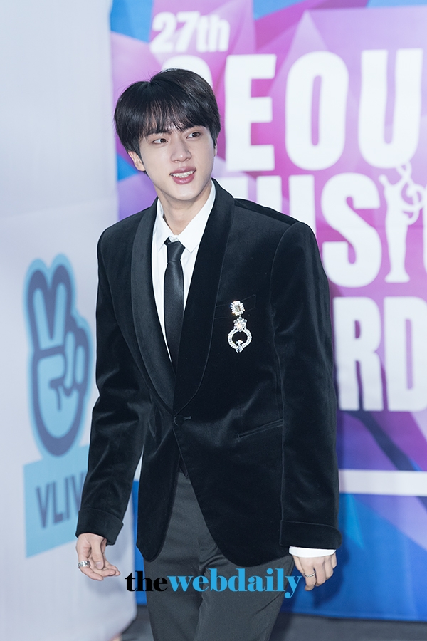 방탄소년단 진, ‘제27회 하이원 서울가요대상’레드카펫 포토월 행사
