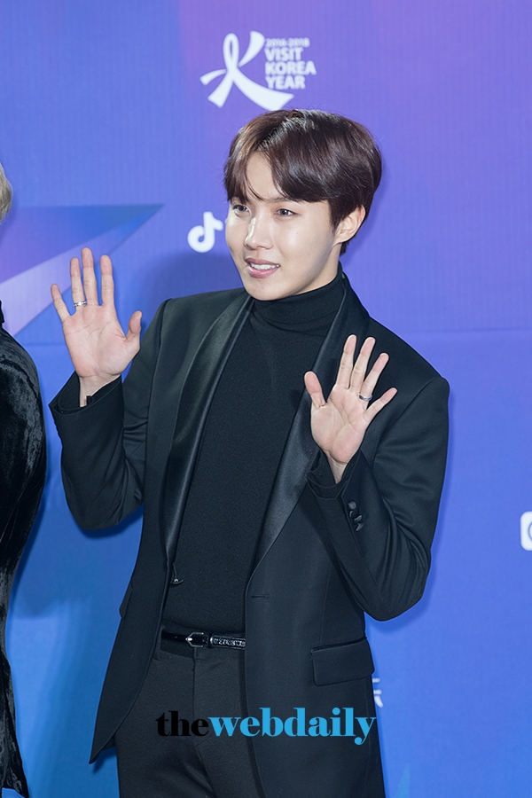 방탄소년단 제이홉, ‘제27회 하이원 서울가요대상’레드카펫 포토월 행사