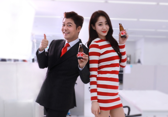 동아오츠카, 오로나민C 2018 광고모델 전현무·경리 발탁