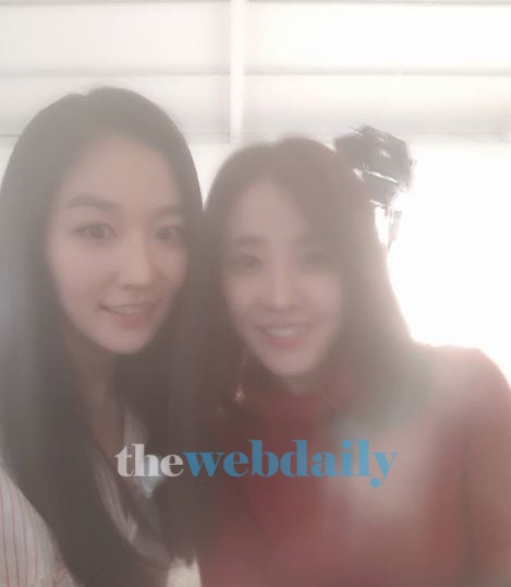 안미나, 옆에 강렬한 미녀는 누구? 사진 보니...'우열을 가릴 수 없을 정도'