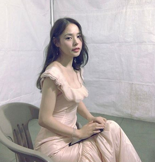 민효린, '아련함이 묻어나는 여리여리...부러질듯 가녀린 라인'